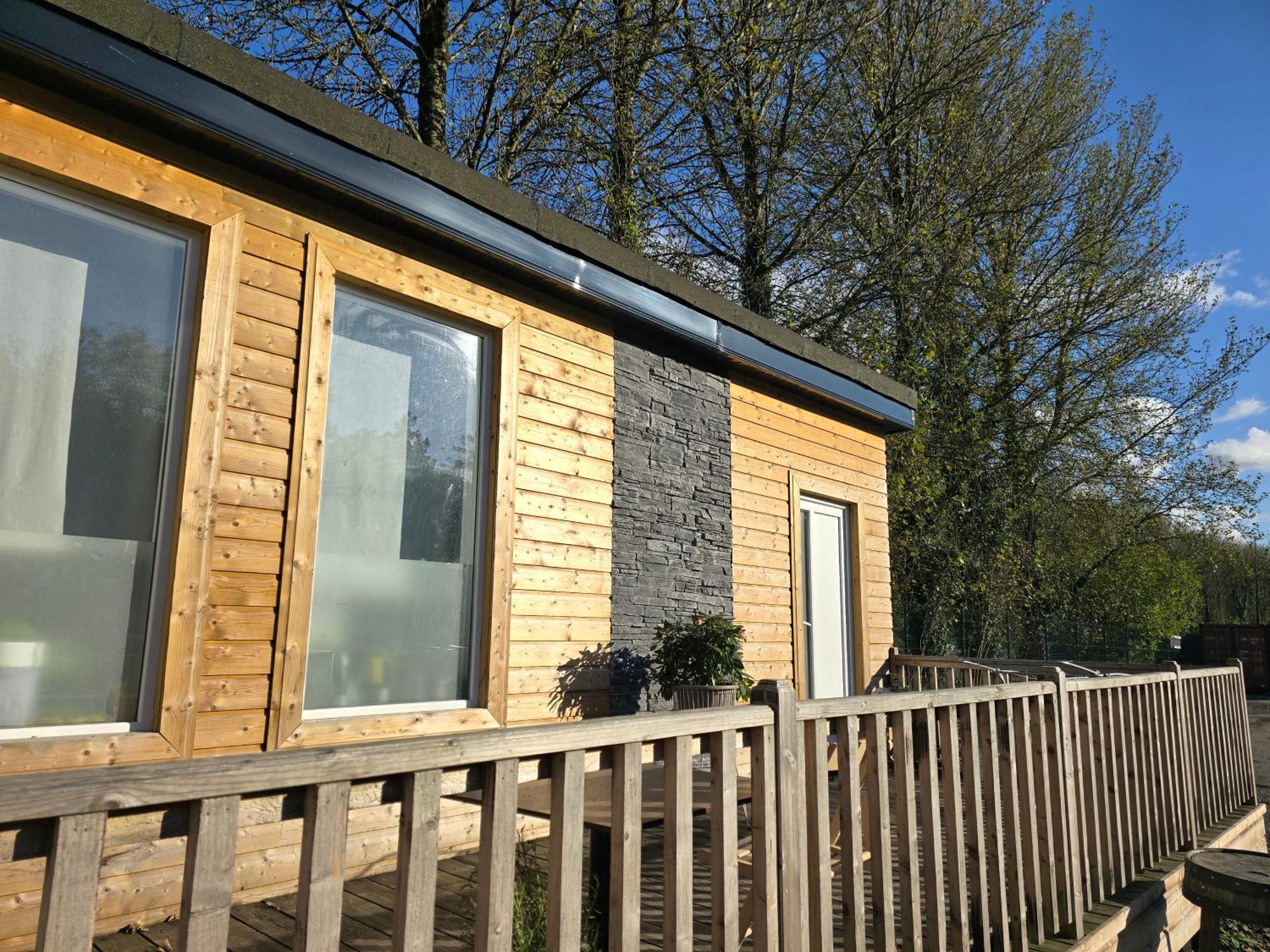 The Dutch Tulip Hostel Mallow Exterior photo